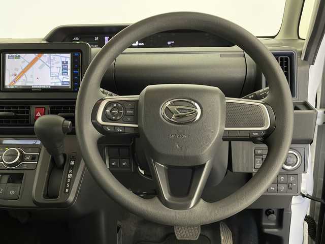 ダイハツ タント X 長野県 2023(令5)年 1.6万km シャイニングホワイトパール 4WD/社外ナビ/片側パワースライドドア/バックカメラ/クリアランスソナー/アイドリングストップ/ワンセグTV/Bluetooth/CD/ETC/オートライト/LEDヘッドライト/ステアリングスイッチ/電子パーキング/オートホールド/社外フロアマット/純正鉄ホイール/2列目サンシェード/電動格納ミラー/ドアバイザー