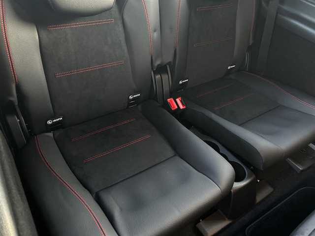 メルセデス・ベンツ Ｍ・ベンツ ＧＬＢ２００ｄ 4マチック AMGライン 富山県 2022(令4)年 2.1万km 黒 レーダーセーフティパッケージ/ワンオーナー/アイドリングストップ/ACC/3列シート/360°カメラ/ハーフレザー/LEDライト/ETC2.0/パワーバックドア/プッシュスタート/HDDナビ/Bluetooth接続/D/N席パワーシート/シートヒーター
