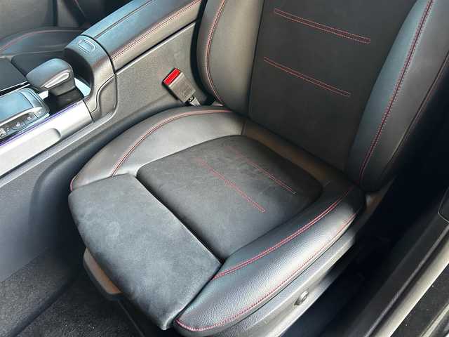 メルセデス・ベンツ Ｍ・ベンツ ＧＬＢ２００ｄ 4マチック AMGライン 富山県 2022(令4)年 2.1万km 黒 レーダーセーフティパッケージ/ワンオーナー/アイドリングストップ/ACC/3列シート/360°カメラ/ハーフレザー/LEDライト/ETC2.0/パワーバックドア/プッシュスタート/HDDナビ/Bluetooth接続/D/N席パワーシート/シートヒーター