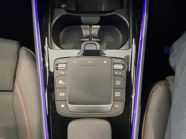 メルセデス・ベンツ Ｍ・ベンツ ＧＬＢ２００ｄ 4マチック AMGライン 熊本県 2022(令4)年 2.1万km コスモスブラック ・ワンオーナー/・スマートキー/・プッシュスタート/・アクティブステアリングアシスト/・DSR/・道路標識アシスト/・アクティブレーンキーピングアシスト/・アクティブブレーキアシスト/・アテンションアシスト/・ブラインドスポットモニター/・レーンチェンジアシスト/・インテリジェントライトシステム/・ハーフレザーシート/・前席パワーシート/・前席シートヒーター/・純正HDDナビ/　【Bluetooth・USB・AppleCarPlay/・全方位から】/・ETC2.0/・パワーバックドア/・LEDヘッドランプ/・保証書/取説