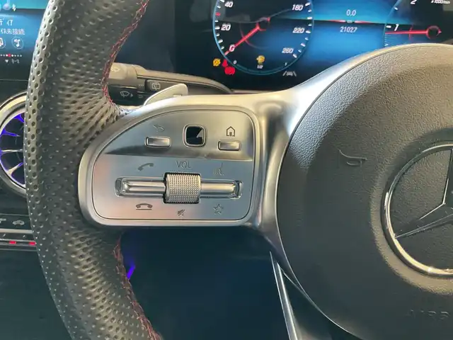 メルセデス・ベンツ Ｍ・ベンツ ＧＬＢ２００ｄ 4マチック AMGライン 熊本県 2022(令4)年 2.1万km コスモスブラック ・ワンオーナー/・スマートキー/・プッシュスタート/・アクティブステアリングアシスト/・DSR/・道路標識アシスト/・アクティブレーンキーピングアシスト/・アクティブブレーキアシスト/・アテンションアシスト/・ブラインドスポットモニター/・レーンチェンジアシスト/・インテリジェントライトシステム/・ハーフレザーシート/・前席パワーシート/・前席シートヒーター/・純正HDDナビ/　【Bluetooth・USB・AppleCarPlay/・全方位から】/・ETC2.0/・パワーバックドア/・LEDヘッドランプ/・保証書/取説