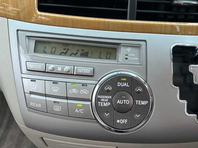 トヨタ エスティマ G 大阪府 2006(平18)年 1.8万km ホワイトパールクリスタルシャイン ワンオーナー/純正ナビ、バックカメラ/純正アルミホイール/ETC/サンルーフ/パノラマルーフ/クルーズコントロール/リラックスキャプテンシート/オットマン/プッシュスタート/アダプティブ・フロントライティング・システム/D席パワーシート/イージークローザードア/電動格納ミラー/ウインカーミラー/クリアランスソナー/プラズマクラスターイオン/パワーウィンドウ/シガーライター