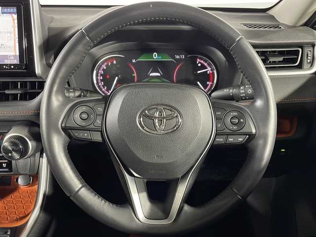 トヨタ ＲＡＶ４ アドベンチャー 福岡県 2020(令2)年 1.6万km アティチュードブラックマイカ アルパイン製純正ナビ/追従クルーズコントロール/フルセグ/Bluetooth/フリップダウンモニター/ETC/シートヒーター/エアシート/４WD/前後コーナーセンサー/バックカメラ/ABS/パーキングアシスト/ロードサインアシスト/ステアリングヒーター/Wエアバッグ/カーテンエアバッグ/横滑り防止/衝突被害軽減システム/純正アルミホイール/オートライト/オートハイビーム/CD/DVD/HDMI/スマートキー/プッシュスタート