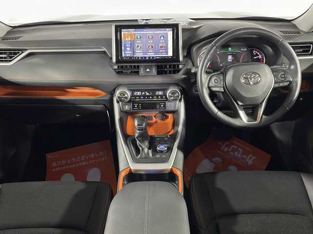 トヨタ ＲＡＶ４ アドベンチャー 福岡県 2020(令2)年 1.6万km アティチュードブラックマイカ アルパイン製純正ナビ/追従クルーズコントロール/フルセグ/Bluetooth/フリップダウンモニター/ETC/シートヒーター/エアシート/４WD/前後コーナーセンサー/バックカメラ/ABS/パーキングアシスト/ロードサインアシスト/ステアリングヒーター/Wエアバッグ/カーテンエアバッグ/横滑り防止/衝突被害軽減システム/純正アルミホイール/オートライト/オートハイビーム/CD/DVD/HDMI/スマートキー/プッシュスタート