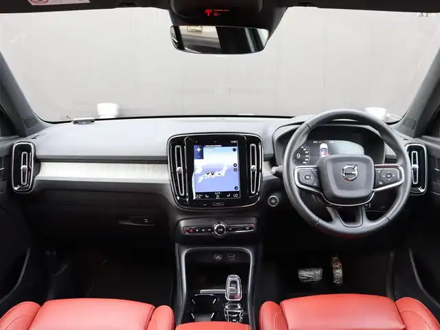 ボルボ ＸＣ４０ T4 AWD インスクリプション 長野県 2018(平30)年 3.8万km 黒 赤革シート /純正ナビTV /360°カメラ /CarPlay /harman/kardon /ACC /衝突軽減ブレーキ /LKA /BSM /パワーシート/ヒーター/ステアヒーター /パワーバックドア /スマートキー /純正19AW /LEDライト