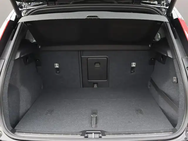 ボルボ ＸＣ４０ T4 AWD インスクリプション 長野県 2018(平30)年 3.8万km 黒 赤革シート /純正ナビTV /360°カメラ /CarPlay /harman/kardon /ACC /衝突軽減ブレーキ /LKA /BSM /パワーシート/ヒーター/ステアヒーター /パワーバックドア /スマートキー /純正19AW /LEDライト