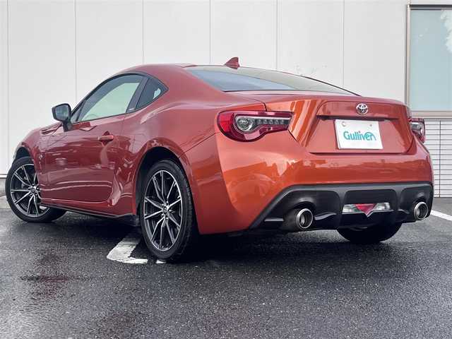 トヨタ ８６ GT 三重県 2016(平28)年 8.9万km オレンジメタリック 6MT/GRフロントポイラー/サイドスカート/TRDエアロスタビライジングカバー/純正ナビ(Bluetooth/CD/DVD/SD/地デジTV/AM/FM)/バックカメラ/ETC/クルーズコントロール/トルセンLSD/LEDクリアランス付LEDヘッドランプ/オートライト/LEDフロントフォグランプ/ダブルステッチ入上級ファブリックシート/左右独立温度調整オートエアコン/スマートエントリー/スタートシステム