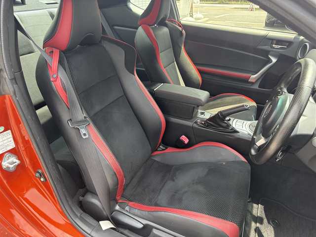 トヨタ ８６ GT 三重県 2016(平28)年 8.9万km オレンジメタリック 6MT/GRフロントポイラー/サイドスカート/TRDエアロスタビライジングカバー/純正ナビ(Bluetooth/CD/DVD/SD/地デジTV/AM/FM)/バックカメラ/ETC/クルーズコントロール/トルセンLSD/LEDクリアランス付LEDヘッドランプ/オートライト/LEDフロントフォグランプ/ダブルステッチ入上級ファブリックシート/左右独立温度調整オートエアコン/スマートエントリー/スタートシステム