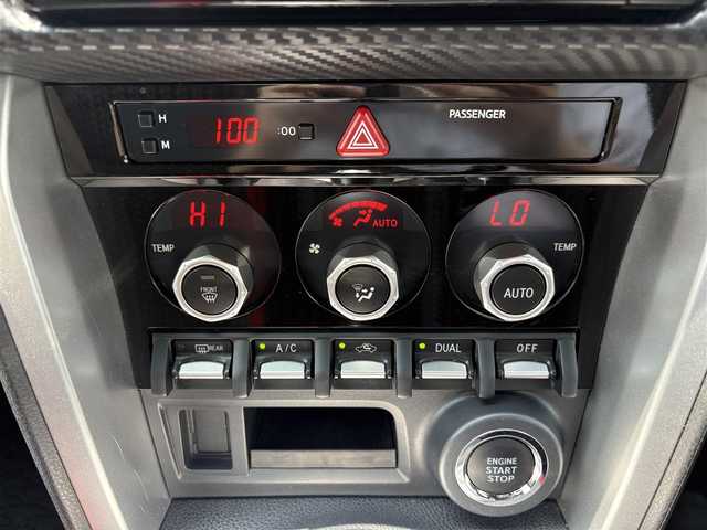 トヨタ ８６ GT 三重県 2016(平28)年 8.9万km オレンジメタリック 6MT/GRフロントポイラー/サイドスカート/TRDエアロスタビライジングカバー/純正ナビ(Bluetooth/CD/DVD/SD/地デジTV/AM/FM)/バックカメラ/ETC/クルーズコントロール/トルセンLSD/LEDクリアランス付LEDヘッドランプ/オートライト/LEDフロントフォグランプ/ダブルステッチ入上級ファブリックシート/左右独立温度調整オートエアコン/スマートエントリー/スタートシステム