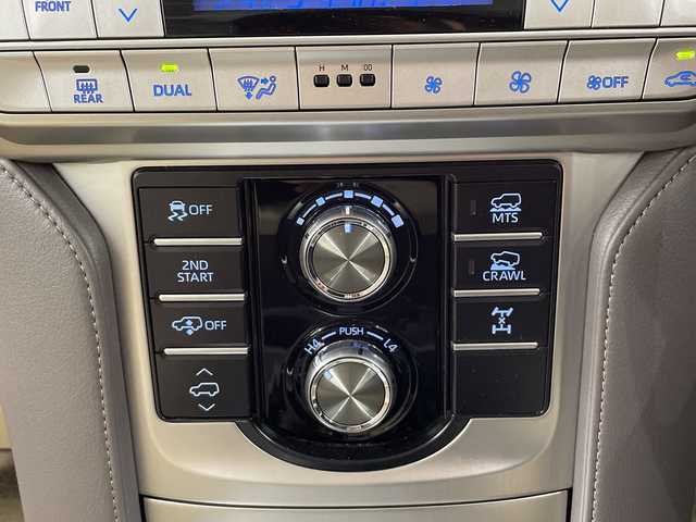 トヨタ ランドクルーザー プラド TZ－G 栃木県 2022(令4)年 4.1万km ホワイトパールクリスタルシャイン ワンオーナー/メーカーナビ/アラウンドビューモニター/マルチテレインモニター/サンルーフ/オプション・19インチAW/スペアタイヤ/ベージュ皮シート/エアーシート＆シートヒーター/シートメモリ・パワーシート/チルト&テレスコピックステアリング/三列目パワーシート/プッシュスタート/スマートキー×２/LDA/BSM/PCS/RSA/クリアランスソナー/先行車発信通知/クルーズコントロール/オートライト/オートハイビーム/フォグライト/純正フロアマット/保証書