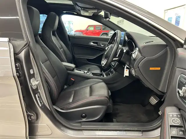 メルセデス・ベンツ ＣＬＡ１８０ Sブレイク AMG スタイル 岡山県 2017(平29)年 5.3万km マウンテングレー 純正ナビ/バックカメラ/Bluetooth/フルセグTV/パノラマガラスゴー/キーレスゴー/ハーマン・カードン/パワーテールゲート/ESP/アクティブブレーキアシスト/アテンションアシスト/ブラインドスポットアシスト/レーンキープアシスト/クルーズコントロール/オートライト/オートワイパー/LEDヘッドライト/アンビエントライト/ダイナミックセレクト/レザーシート/パワーシート/シートヒーター