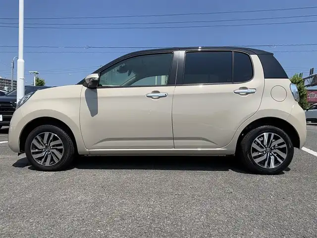 トヨタ パッソ モーダ　Gパッケージ 徳島県 2022(令4)年 1.7万km ブラックマイカメタリック/パウダリーベージュメタリック 2トーン 純正SDナビ　NSCN-W68/　AM/FM/BT/CD/SD/AUX/ワンセグ/ビルトインETC/ドライブレコーダー　TZ-DR210/前後コーナーセンサー/バックカメラ/フォグライト/クリアランスソナー/本革巻きステアリング/純正14インチアルミホイール/純正フロアマット/LEDヘッドライト/オートライト/スマートキー/スペアキー/プッシュスタート/スマートアシスト/新車時保証書/新車時取扱説明書