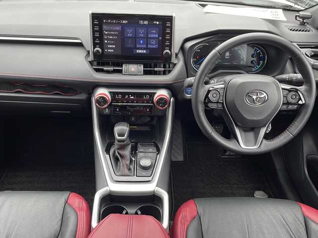 トヨタ ＲＡＶ４ ＰＨＶ ブラックトーン 長野県 2021(令3)年 2.1万km アティチュードブラックマイカ/ホワイトパールクリスタルシャイン ワンオーナー　/４ＷＤ　/フルセグTV　/Bluetooth/ステアリングスイッチ/純正19インチアルミホイール/純正AW付スタッドレス車載/追従クルーズコントロール　/アイドリングストップ　/前後ドラレコ　/プッシュスタート　/プラグインＨＶ　/ＭＴモード付ＡＴ　/寒冷地仕様　/100Ｖ充電　/全方位カメラ/ビルトインETC/電動リアゲート/純正フロアマット/シートヒーター/エアシート/純正フルエアロ/純正アルミ/ステアリングヒーター/社外本革シートカバー/衝突被害軽減装置/レーンキープアシスト/LEDライト/コーナーセンサー/ルーフレール