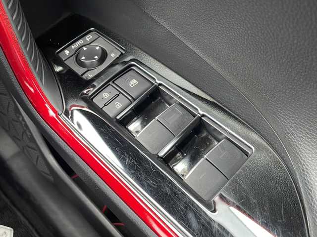 トヨタ ＲＡＶ４ ＰＨＶ ブラックトーン 長野県 2021(令3)年 2.1万km アティチュードブラックマイカ/ホワイトパールクリスタルシャイン ワンオーナー　/４ＷＤ　/フルセグTV　/Bluetooth/ステアリングスイッチ/純正19インチアルミホイール/純正AW付スタッドレス車載/追従クルーズコントロール　/アイドリングストップ　/前後ドラレコ　/プッシュスタート　/プラグインＨＶ　/ＭＴモード付ＡＴ　/寒冷地仕様　/100Ｖ充電　/全方位カメラ/ビルトインETC/電動リアゲート/純正フロアマット/シートヒーター/エアシート/純正フルエアロ/純正アルミ/ステアリングヒーター/社外本革シートカバー/衝突被害軽減装置/レーンキープアシスト/LEDライト/コーナーセンサー/ルーフレール