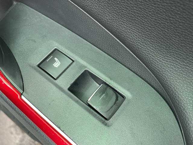 トヨタ ＲＡＶ４ ＰＨＶ ブラックトーン 長野県 2021(令3)年 2.1万km アティチュードブラックマイカ/ホワイトパールクリスタルシャイン ワンオーナー　/４ＷＤ　/フルセグTV　/Bluetooth/ステアリングスイッチ/純正19インチアルミホイール/純正AW付スタッドレス車載/追従クルーズコントロール　/アイドリングストップ　/前後ドラレコ　/プッシュスタート　/プラグインＨＶ　/ＭＴモード付ＡＴ　/寒冷地仕様　/100Ｖ充電　/全方位カメラ/ビルトインETC/電動リアゲート/純正フロアマット/シートヒーター/エアシート/純正フルエアロ/純正アルミ/ステアリングヒーター/社外本革シートカバー/衝突被害軽減装置/レーンキープアシスト/LEDライト/コーナーセンサー/ルーフレール