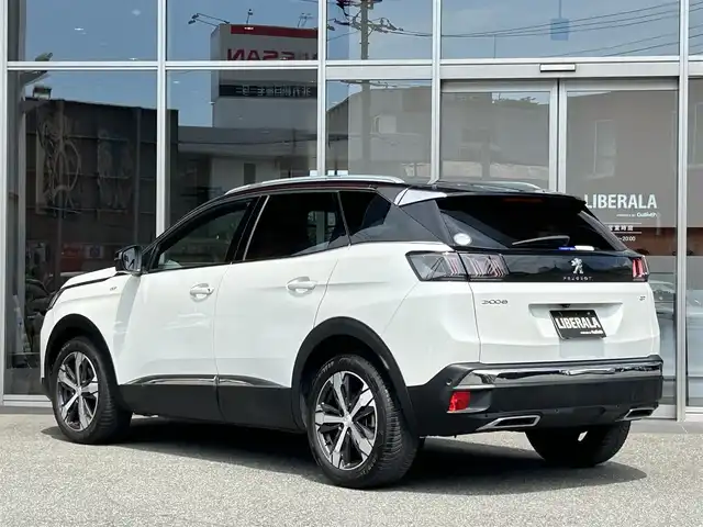 プジョー ３００８ GT ブルー HDi 福岡県 2022(令4)年 2.3万km パール 黒ハーフレザー　 /Ｂｌｕｅｔｏｏｔｈ　/アンビエントライト　/Ｂカメラ　/Sカメラ /ＡＣＣ　/ＢＳＭ　/ＡｐｐｌｅＣａｒＰｌａｙ/ハンズフリーテールゲート　/Ｄ席メモリ付パワーシート　/純正１８インチＡＷ