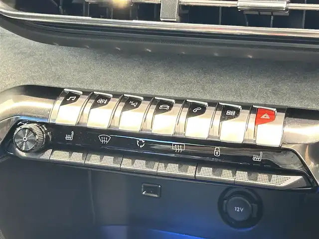 プジョー ３００８ GT ブルー HDi 福岡県 2022(令4)年 2.3万km パール 黒ハーフレザー　 /Ｂｌｕｅｔｏｏｔｈ　/アンビエントライト　/Ｂカメラ　/Sカメラ /ＡＣＣ　/ＢＳＭ　/ＡｐｐｌｅＣａｒＰｌａｙ/ハンズフリーテールゲート　/Ｄ席メモリ付パワーシート　/純正１８インチＡＷ