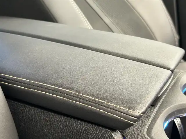 プジョー ３００８ GT ブルー HDi 福岡県 2022(令4)年 2.3万km パール 黒ハーフレザー　 /Ｂｌｕｅｔｏｏｔｈ　/アンビエントライト　/Ｂカメラ　/Sカメラ /ＡＣＣ　/ＢＳＭ　/ＡｐｐｌｅＣａｒＰｌａｙ/ハンズフリーテールゲート　/Ｄ席メモリ付パワーシート　/純正１８インチＡＷ