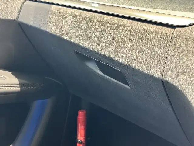 プジョー ３００８ GT ブルー HDi 福岡県 2022(令4)年 2.3万km パール 黒ハーフレザー　 /Ｂｌｕｅｔｏｏｔｈ　/アンビエントライト　/Ｂカメラ　/Sカメラ /ＡＣＣ　/ＢＳＭ　/ＡｐｐｌｅＣａｒＰｌａｙ/ハンズフリーテールゲート　/Ｄ席メモリ付パワーシート　/純正１８インチＡＷ