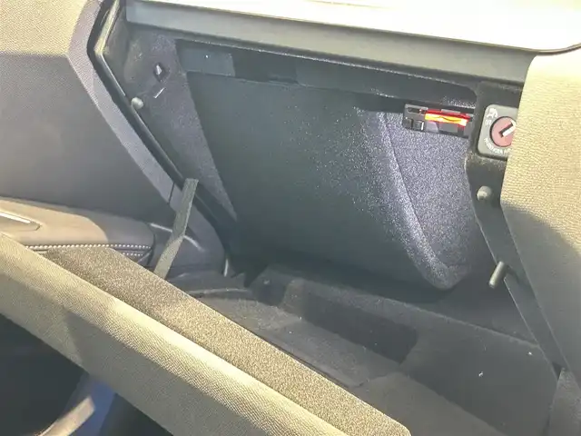 プジョー ３００８ GT ブルー HDi 福岡県 2022(令4)年 2.3万km パール 黒ハーフレザー　 /Ｂｌｕｅｔｏｏｔｈ　/アンビエントライト　/Ｂカメラ　/Sカメラ /ＡＣＣ　/ＢＳＭ　/ＡｐｐｌｅＣａｒＰｌａｙ/ハンズフリーテールゲート　/Ｄ席メモリ付パワーシート　/純正１８インチＡＷ
