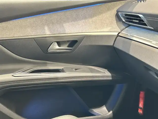 プジョー ３００８ GT ブルー HDi 福岡県 2022(令4)年 2.3万km パール 黒ハーフレザー　 /Ｂｌｕｅｔｏｏｔｈ　/アンビエントライト　/Ｂカメラ　/Sカメラ /ＡＣＣ　/ＢＳＭ　/ＡｐｐｌｅＣａｒＰｌａｙ/ハンズフリーテールゲート　/Ｄ席メモリ付パワーシート　/純正１８インチＡＷ