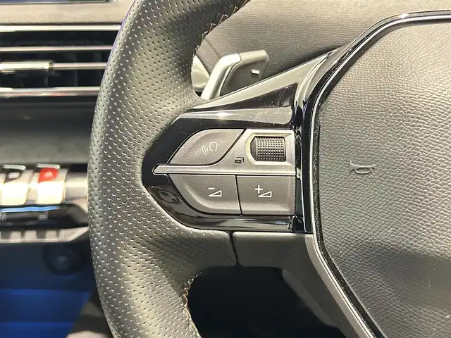 プジョー ３００８ GT ブルー HDi 福岡県 2022(令4)年 2.3万km パール 黒ハーフレザー　 /Ｂｌｕｅｔｏｏｔｈ　/アンビエントライト　/Ｂカメラ　/Sカメラ /ＡＣＣ　/ＢＳＭ　/ＡｐｐｌｅＣａｒＰｌａｙ/ハンズフリーテールゲート　/Ｄ席メモリ付パワーシート　/純正１８インチＡＷ