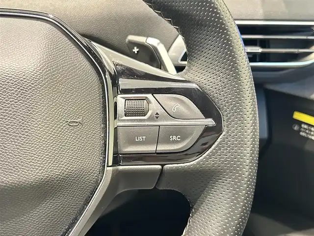 プジョー ３００８ GT ブルー HDi 福岡県 2022(令4)年 2.3万km パール 黒ハーフレザー　 /Ｂｌｕｅｔｏｏｔｈ　/アンビエントライト　/Ｂカメラ　/Sカメラ /ＡＣＣ　/ＢＳＭ　/ＡｐｐｌｅＣａｒＰｌａｙ/ハンズフリーテールゲート　/Ｄ席メモリ付パワーシート　/純正１８インチＡＷ