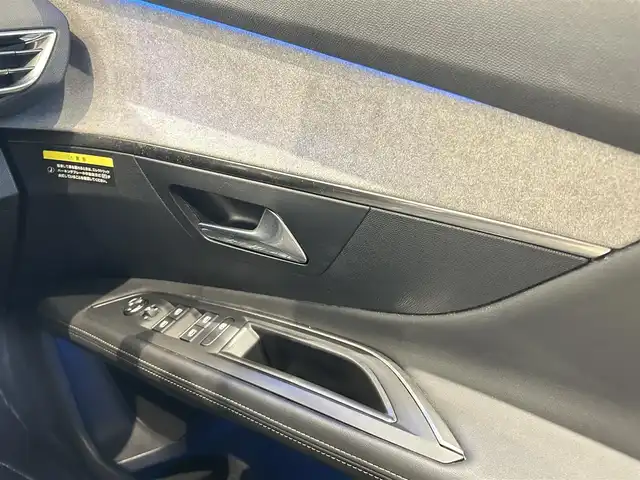 プジョー ３００８ GT ブルー HDi 福岡県 2022(令4)年 2.3万km パール 黒ハーフレザー　 /Ｂｌｕｅｔｏｏｔｈ　/アンビエントライト　/Ｂカメラ　/Sカメラ /ＡＣＣ　/ＢＳＭ　/ＡｐｐｌｅＣａｒＰｌａｙ/ハンズフリーテールゲート　/Ｄ席メモリ付パワーシート　/純正１８インチＡＷ