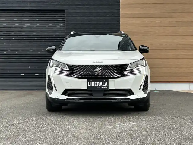 プジョー ３００８ GT ブルー HDi 宮崎県 2022(令4)年 2.3万km パール LEDライト/・インテリジェントハイビーム/・アダプティライト/・ブラインドスポットモニター/・オートライト/・アダプティブクルーズコントロール/・トラフィックサインインフォメーション/ブラックハーフレザーシート/・Dパワーシート/・DNシートヒーター/アンビエントライト/パノラミックサンルーフ/ハンズフリー電動リアゲート/純正ディスプレイオーディオ/・Bluetooth/・AM/FM/・iPod/スマートキー/プッシュスタート/ETC