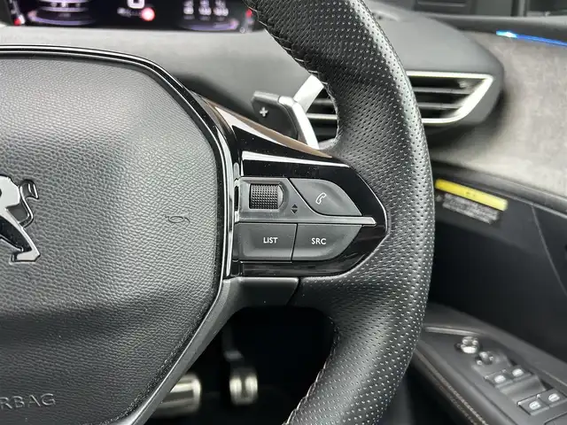 プジョー ３００８ GT ブルー HDi 宮崎県 2022(令4)年 2.3万km パール LEDライト/・インテリジェントハイビーム/・アダプティライト/・ブラインドスポットモニター/・オートライト/・アダプティブクルーズコントロール/・トラフィックサインインフォメーション/ブラックハーフレザーシート/・Dパワーシート/・DNシートヒーター/アンビエントライト/パノラミックサンルーフ/ハンズフリー電動リアゲート/純正ディスプレイオーディオ/・Bluetooth/・AM/FM/・iPod/スマートキー/プッシュスタート/ETC