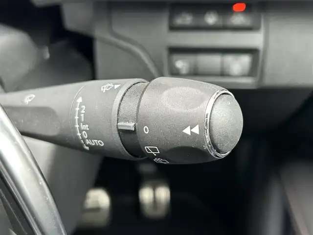 プジョー ３００８ GT ブルー HDi 宮崎県 2022(令4)年 2.3万km パール LEDライト/・インテリジェントハイビーム/・アダプティライト/・ブラインドスポットモニター/・オートライト/・アダプティブクルーズコントロール/・トラフィックサインインフォメーション/ブラックハーフレザーシート/・Dパワーシート/・DNシートヒーター/アンビエントライト/パノラミックサンルーフ/ハンズフリー電動リアゲート/純正ディスプレイオーディオ/・Bluetooth/・AM/FM/・iPod/スマートキー/プッシュスタート/ETC