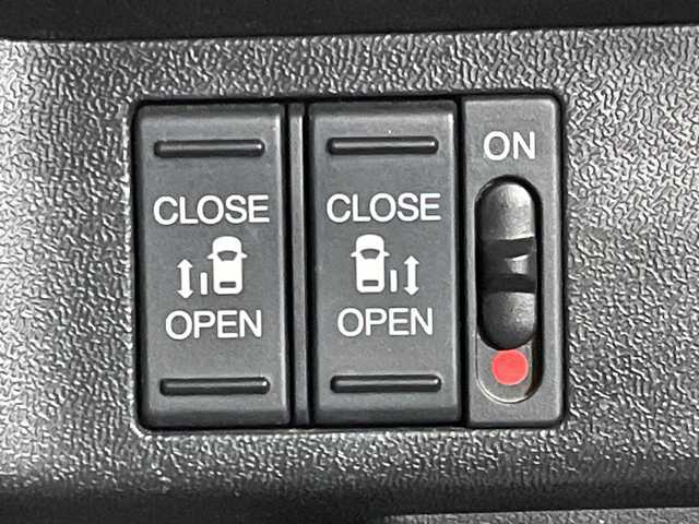 ホンダ ステップワゴン スパーダ eHEV G EXホンダS 愛媛県 2020(令2)年 5.4万km プラチナホワイトパール 純正10インチナビ/フルセグTV/バックカメラ/BT/CD/DVD/USB接続/前後クルコン/ステアリングスイッチ/フォグランプ/ETC2.0/純正前後ドラレコ/ハーフレザーシート/前席シートヒーター/両側パワースライドドア/革巻きステアリング/LEDヘッドライト/オートライト/取扱説明書・保証書