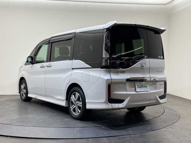 ホンダ ステップワゴン スパーダ eHEV G EXホンダS 愛媛県 2020(令2)年 5.4万km プラチナホワイトパール 純正10インチナビ/フルセグTV/バックカメラ/BT/CD/DVD/USB接続/前後クルコン/ステアリングスイッチ/フォグランプ/ETC2.0/純正前後ドラレコ/ハーフレザーシート/前席シートヒーター/両側パワースライドドア/革巻きステアリング/LEDヘッドライト/オートライト/取扱説明書・保証書