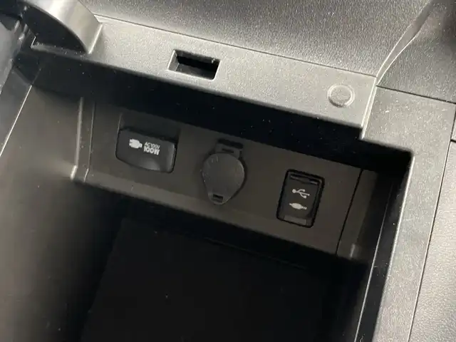 トヨタ アルファード S Cパッケージ 愛知県 2018(平30)年 6.2万km ホワイトパールクリスタルシャイン 純正9.2インチナビ/（Bluetooth/CD/DVD/Blu-ray/フルセグ）/純正フリップダウンモニター/JBLサウンド/Toyota Safety Sense/ レーダークルーズコントロール/ レーントレーシングアシスト/ 前後クリアランスソナー/ パーキングサポートブレーキ/ プリクラッシュセーフティ/ ブラインドスポットモニター/ リヤクロストラフィックアラート/ ロードサインアシスト/ アラウンドビューカメラ/横滑り防止装置/アクセサリーコンセント/デジタルインナーミラー/前方ドライブレコーダー/両側パワースライドドア/電動リアゲート/ステアリングスイッチ/ステアリングヒーター/D席+N席パワーシート/D席+N席+セカンドシートヒーター/D席シートメモリー/オットマン/レザーシート/ウォークスルー/nanoe/ETC2.0/LEDヘッドライト/フォグランプ/オートマチックハイビーム/純正フロアマット