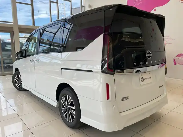 日産 セレナ e－パワー ハイウェイスター V 埼玉県 2025(令7)年 0.1千km パールⅡ エマージェンシーブレーキ　/プロパイロット　/純正ナビ/　　BT/フルセグ　/アラウンドビューモニター　/両側パワースライドドア　/LEDオートライト　/純正16インチアルミ　/ワイヤレス充電 /インテリジェントミラー /ステアリングスイッチ/電子パーキング/純正ETC2.0