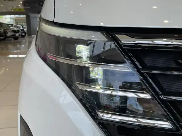 日産 セレナ e－パワー ハイウェイスター V 埼玉県 2025(令7)年 0.1千km パールⅡ エマージェンシーブレーキ　/プロパイロット　/純正ナビ/　　BT/フルセグ　/アラウンドビューモニター　/両側パワースライドドア　/LEDオートライト　/純正16インチアルミ　/ワイヤレス充電 /インテリジェントミラー /ステアリングスイッチ/電子パーキング/純正ETC2.0