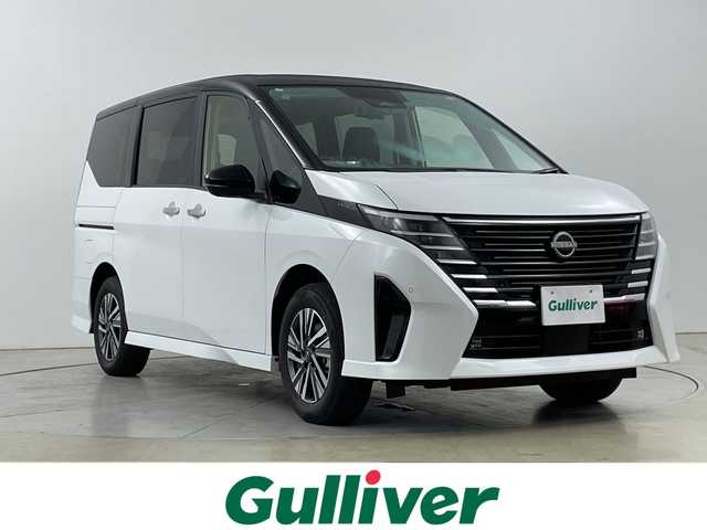 日産 セレナ e－4ORCE ハイウェイスターV 道央・札幌 2025(令7)年 0.1千km 白Ⅱ ・4WD/プロパイロット/・アドバンスドドライブアシストディスプレイ（12.3インチ）/・NissanConnectナビゲーションシステム（地デジ内蔵）/・インテリジェントアラウンドビューモニター/・HDMI・USB・Bluetooth/・アダプティブLEDヘッドライトシステム/・オートハイビーム/・インテリジェントルームミラー/・インターフェースディスプレイ/・両側パワースライドドア/・前席シートヒーター/・ステアリングヒーター/・ワイヤレス充電器/・ETC2.0（ビルトインタイプ）/・ドライブレコーダー（前後セット）/・後席専用フリップダウンモニター/・寒冷地仕様