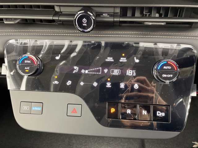 日産 セレナ e－4ORCE ハイウェイスターV 道央・札幌 2025(令7)年 0.1千km 白Ⅱ ・4WD/プロパイロット/・アドバンスドドライブアシストディスプレイ（12.3インチ）/・NissanConnectナビゲーションシステム（地デジ内蔵）/・インテリジェントアラウンドビューモニター/・HDMI・USB・Bluetooth/・アダプティブLEDヘッドライトシステム/・オートハイビーム/・インテリジェントルームミラー/・インターフェースディスプレイ/・両側パワースライドドア/・前席シートヒーター/・ステアリングヒーター/・ワイヤレス充電器/・ETC2.0（ビルトインタイプ）/・ドライブレコーダー（前後セット）/・後席専用フリップダウンモニター/・寒冷地仕様