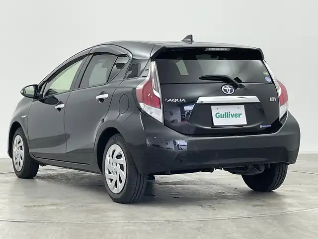 トヨタ アクア S スタイルブラック 群馬県 2016(平28)年 5.9万km ブラックマイカ 純正７型ナビ/CD/SD/Bluetooth/ワンセグTV/トヨタセーフティセンス/PCS/LDA/AHB/オートライト/ハロゲンヘッドライト/ヘッドライトレベライザー/電動格納ミラー/ビルトインETC/純正フロアマット/スマートキー/プッシュスタート/禁煙車