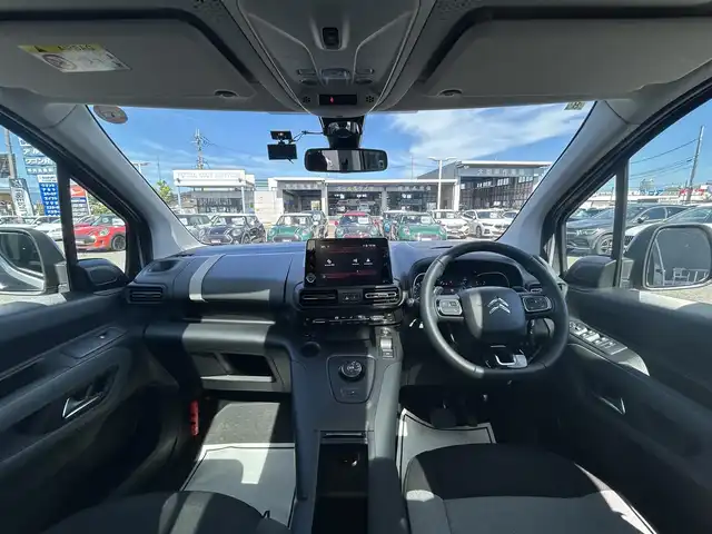 シトロエン シトロエン ベルランゴ シャイン 滋賀県 2023(令5)年 1.8万km GRIS ARTENSE パノラマガラスルーフ　/アクティブセーフティブレーキ　/ＡＣＣ　/ＢＳＭ　/ＬＫＡ　/純正ディスプレイオーディオ　/（ＢＴ／ＣａｒＰｌａｙ／ＤＴＶ）　/バックカメラ　/サイドカメラ　/前後ドラレコ　/ＥＴＣ　/コーナーセンサー/純正16インチAW