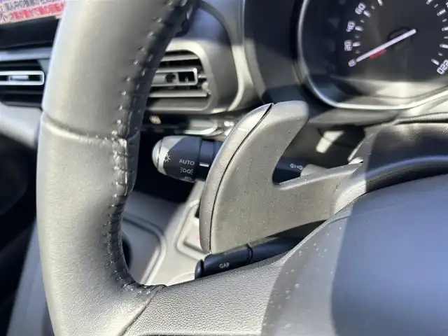 シトロエン シトロエン ベルランゴ シャイン 滋賀県 2023(令5)年 1.8万km GRIS ARTENSE パノラマガラスルーフ　/アクティブセーフティブレーキ　/ＡＣＣ　/ＢＳＭ　/ＬＫＡ　/純正ディスプレイオーディオ　/（ＢＴ／ＣａｒＰｌａｙ／ＤＴＶ）　/バックカメラ　/サイドカメラ　/前後ドラレコ　/ＥＴＣ　/コーナーセンサー/純正16インチAW