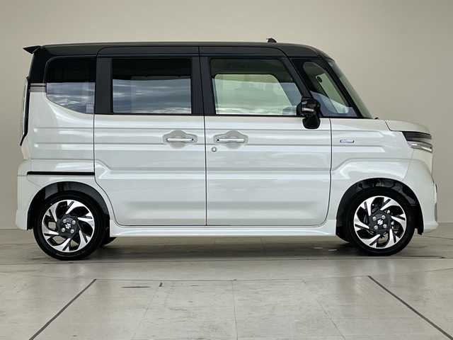 スズキ スペーシア カスタム HYBRID XS 愛知県 2025(令7)年 0.1千km ピュアホワイトパール/ブラック2トーン 届出済未使用車/純正9型ディズプレイオーディオナビ/全方位カメラ/両側パワースライドドア/レーダークルーズコントロール/シートヒーター/バックカメラ/ヘッドアップディスプレイ/コーナーセンサー/純正アルミホイール/LEDヘッドライト/ステアリングヒーター/オートマチックハイビーム/衝突軽減システム/フルセグ/Bluetooth/ステアリングスイッチ/スマートキー/プッシュスタート