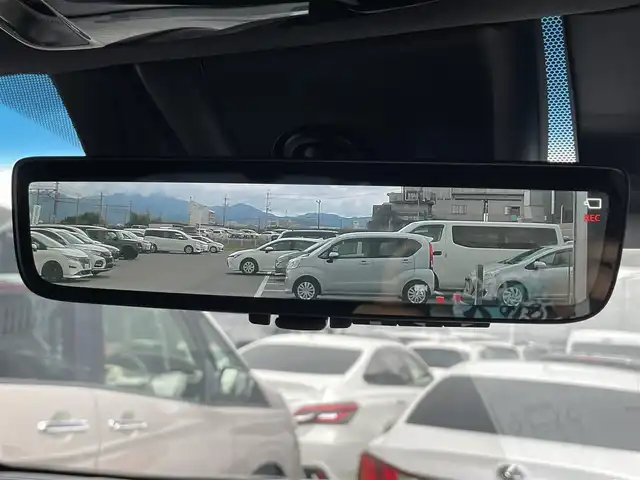 トヨタ ハリアー Z レザーパッケージ 滋賀県 2020(令2)年 4.3万km プレシャスブラックパール １２．３インチ純正ナビ/（Bluetooth/USB/Miracast/フルセグTV ）/Ｆ．Ｓ．Ｂカメラ/コーナーセンサー/前席パワーシート/前席シートヒーター/ステアリングヒーター/パワーリアゲート/ＪＢＬプレミアムサウンド/デジタルインナーミラー/MTモード付AT/ヘッドアップディスプレイ/追従型クルーズコントロール/オートハイビーム/オートライト/本革シート