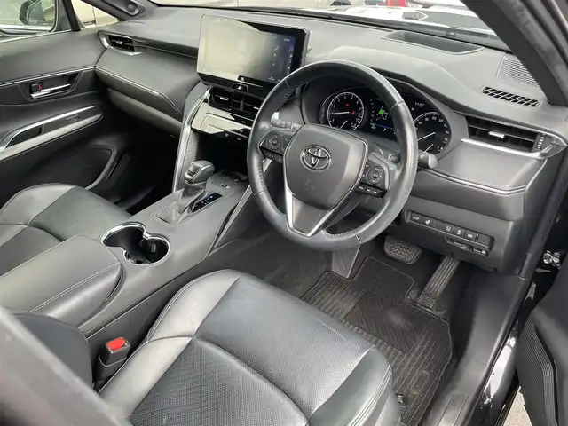 トヨタ ハリアー Z レザーパッケージ 滋賀県 2020(令2)年 4.3万km プレシャスブラックパール １２．３インチ純正ナビ/（Bluetooth/USB/Miracast/フルセグTV ）/Ｆ．Ｓ．Ｂカメラ/コーナーセンサー/前席パワーシート/前席シートヒーター/ステアリングヒーター/パワーリアゲート/ＪＢＬプレミアムサウンド/デジタルインナーミラー/MTモード付AT/ヘッドアップディスプレイ/追従型クルーズコントロール/オートハイビーム/オートライト/本革シート