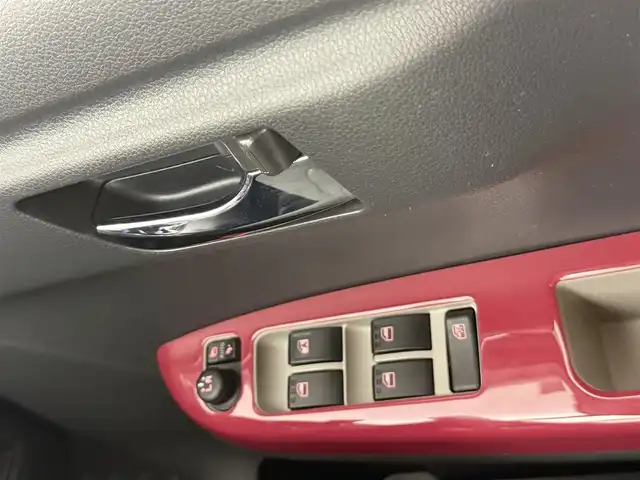 トヨタ パッソ モーダ　Gパッケージ 愛知県 2016(平28)年 3.7万km 赤 SDナビ/（Bluetooth/フルセグTV/AM/FM）/バックカメラ/モータ用エアロパーツ/プリクラッシュセーフティシステム/レーンキープアシスト/オートハイビーム/純正14インチアルミホイール/フルセグTV/LEDヘッドライト/スマートキー/プッシュスタート/電動格納ミラー/ビルトインETC