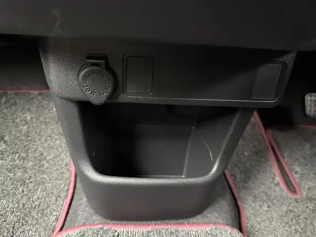 トヨタ パッソ モーダ　Gパッケージ 愛知県 2016(平28)年 3.7万km 赤 SDナビ/（Bluetooth/フルセグTV/AM/FM）/バックカメラ/モータ用エアロパーツ/プリクラッシュセーフティシステム/レーンキープアシスト/オートハイビーム/純正14インチアルミホイール/フルセグTV/LEDヘッドライト/スマートキー/プッシュスタート/電動格納ミラー/ビルトインETC