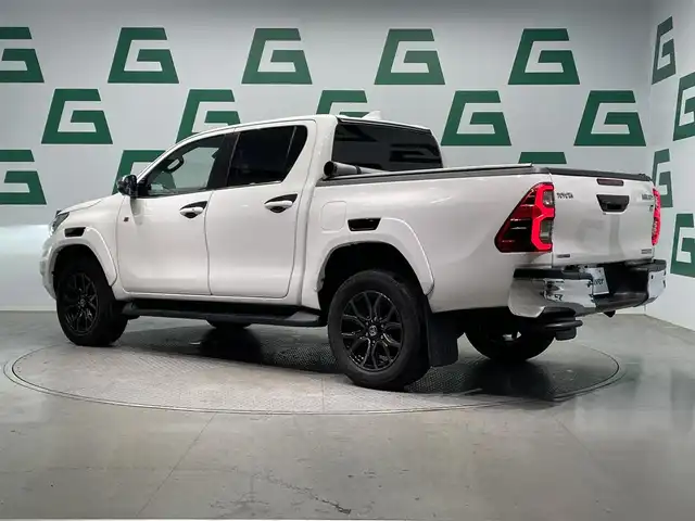 トヨタ ハイラックス Z GRスポーツ 鹿児島県 2023(令5)年 2.4万km スーパーホワイトⅡ 禁煙車　/純正ナビ　/全方位カメラ　/トヨタセーフティセンス　/運転席パワーシート　/前後ドライブレコーダー　/追従型クルーズコントロール　/前後コーナーセンサー　/リアデフロック　/ダウンヒルアシスト/ＥＴＣ　/フロアマット　/ＬＥＤヘッドライト　/オートライト