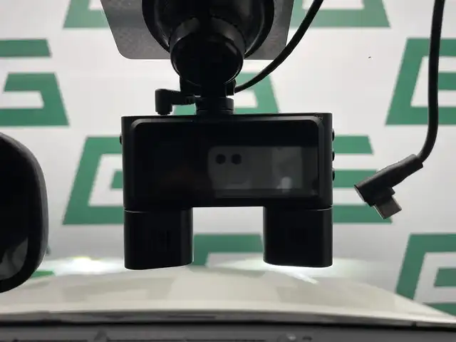 トヨタ ハイラックス Z GRスポーツ 鹿児島県 2023(令5)年 2.4万km スーパーホワイトⅡ 禁煙車　/純正ナビ　/全方位カメラ　/トヨタセーフティセンス　/運転席パワーシート　/前後ドライブレコーダー　/追従型クルーズコントロール　/前後コーナーセンサー　/リアデフロック　/ダウンヒルアシスト/ＥＴＣ　/フロアマット　/ＬＥＤヘッドライト　/オートライト