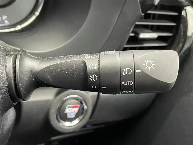 トヨタ ハイラックス Z GRスポーツ 鹿児島県 2023(令5)年 2.4万km スーパーホワイトⅡ 禁煙車　/純正ナビ　/全方位カメラ　/トヨタセーフティセンス　/運転席パワーシート　/前後ドライブレコーダー　/追従型クルーズコントロール　/前後コーナーセンサー　/リアデフロック　/ダウンヒルアシスト/ＥＴＣ　/フロアマット　/ＬＥＤヘッドライト　/オートライト