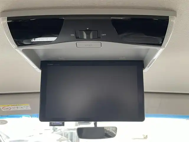 ホンダ フリード ハイブリット クロスター ホンダセンシング 道央・札幌 2021(令3)年 2.1万km プラチナホワイトパール 4WD/純正メモリナビ(フルセグ、FM、AM、CD、DVD、BT、SD)/衝突被害軽減システム/レーダークルーズコントロール/純正フリップダウンモニター/レーンキープアシスト/両側パワースライドドア/バックカメラ/寒冷地仕様/オートライト/シートヒーター(D/N)/純正15インチAW(サマータイヤ)/ルーフレール/社外ドライブレコーダー/ETC/新車時保証書/取扱説明書/スペアキー×1